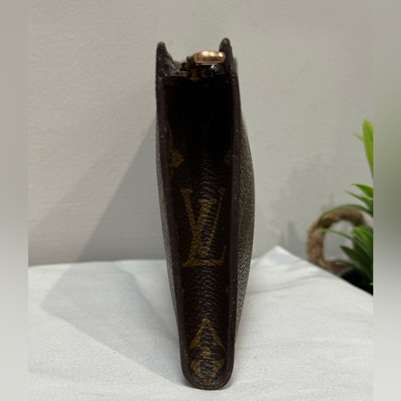 Auth Louis Vuitton Monogram Cosmetics Pouch/ Wallet/ clutch (from Bucket PM) - Picture 4 of 13